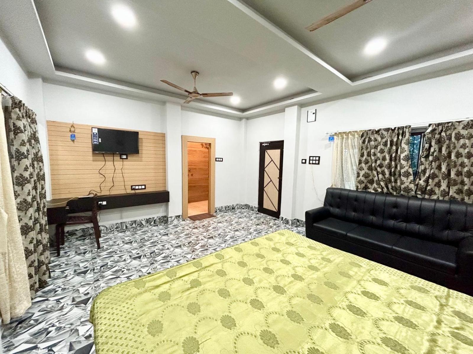 כלכותה Palli Bangla Resort, Near Ruby Hospital, Anandapur מראה חיצוני תמונה
