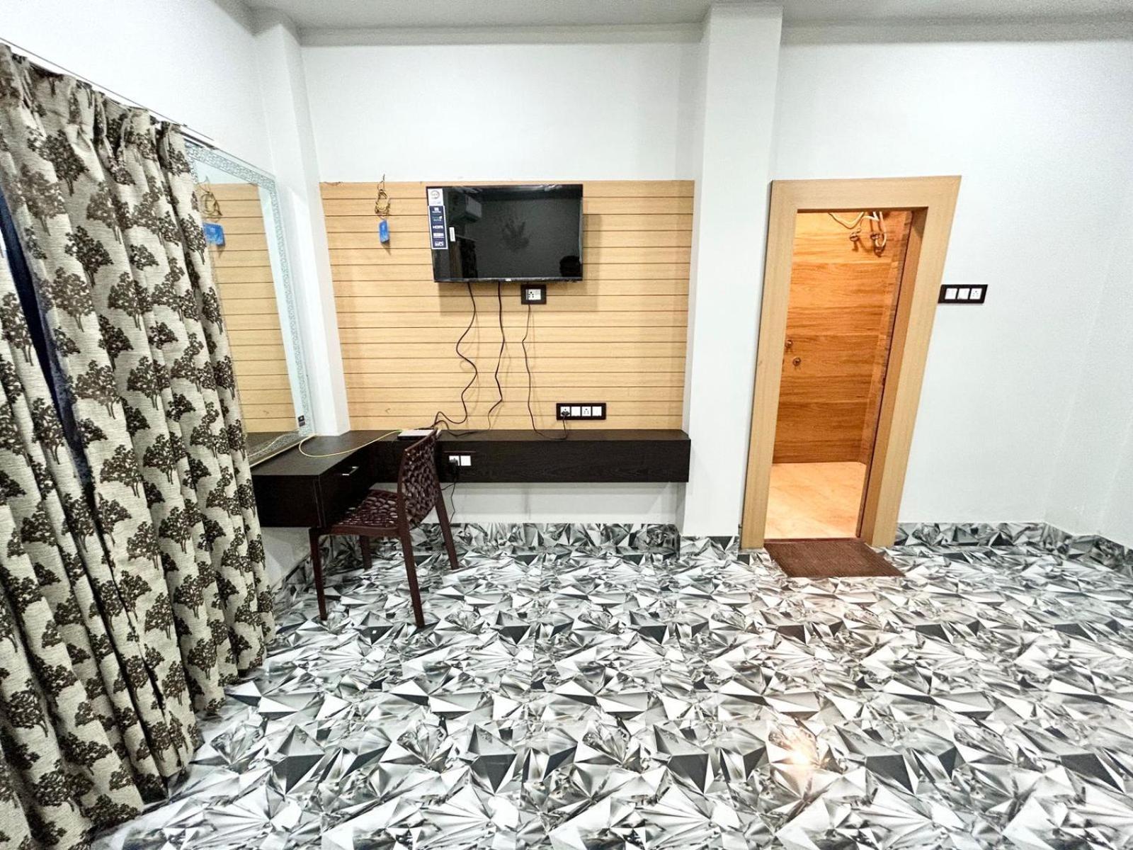 כלכותה Palli Bangla Resort, Near Ruby Hospital, Anandapur מראה חיצוני תמונה