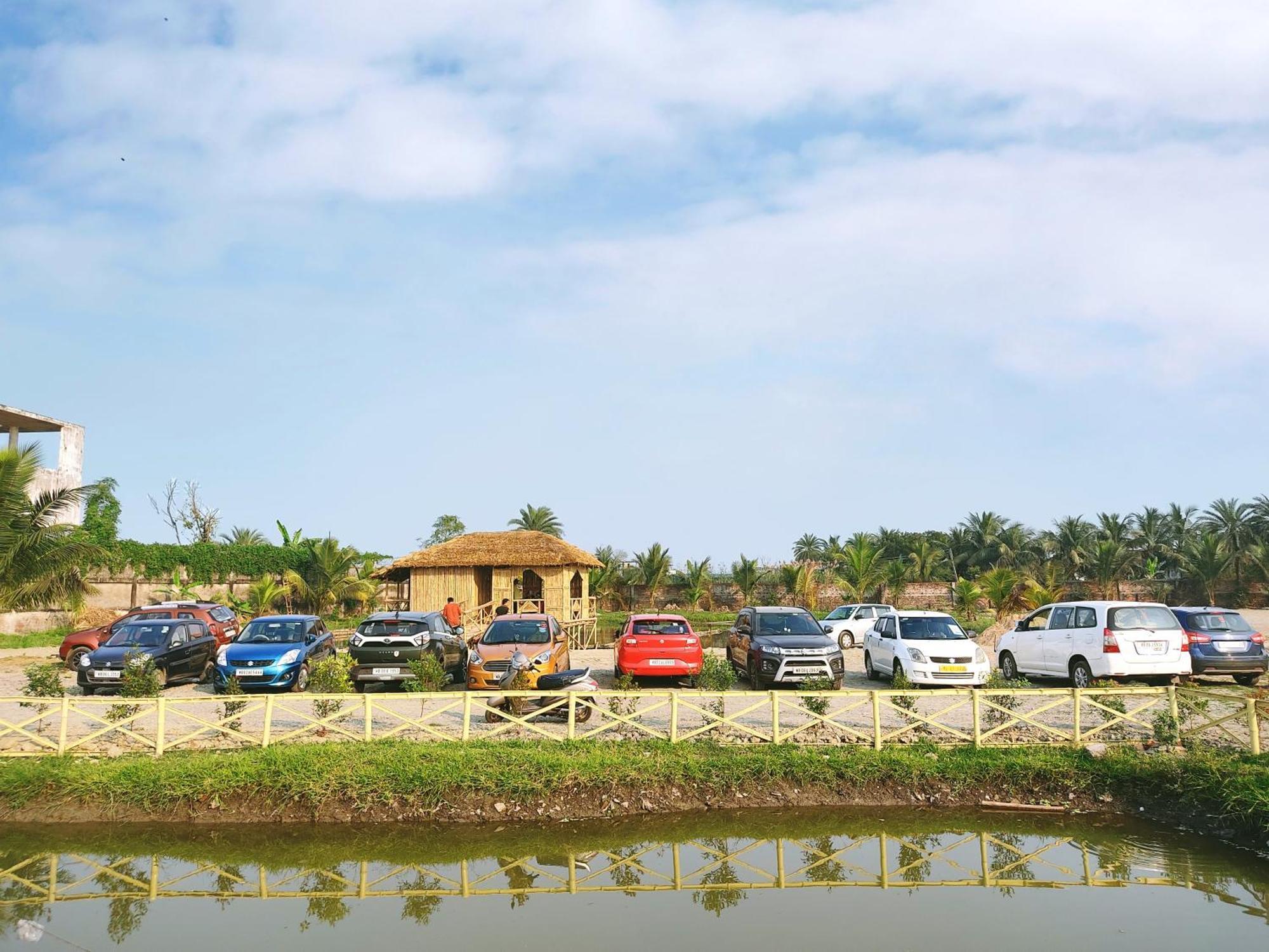 כלכותה Palli Bangla Resort, Near Ruby Hospital, Anandapur מראה חיצוני תמונה