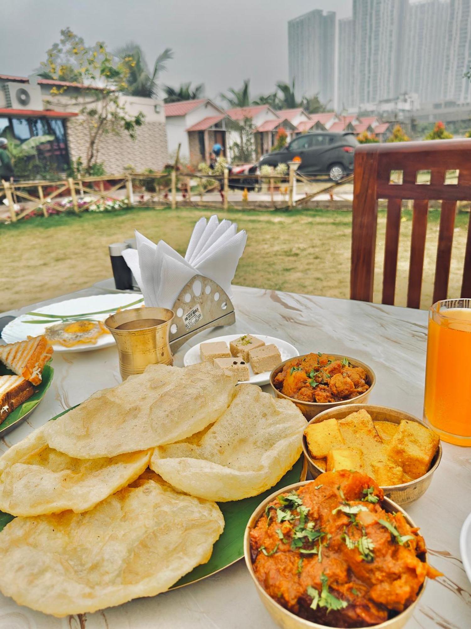 כלכותה Palli Bangla Resort, Near Ruby Hospital, Anandapur מראה חיצוני תמונה
