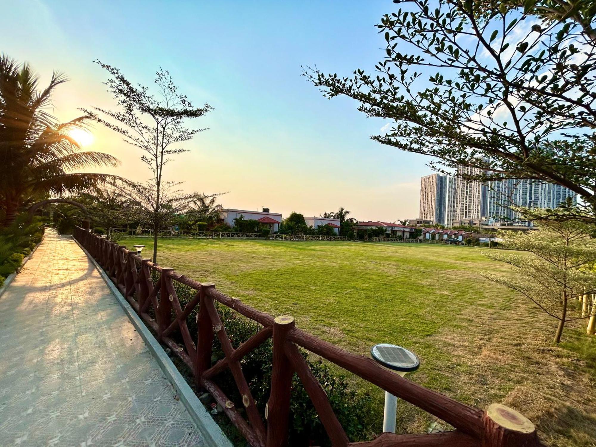 כלכותה Palli Bangla Resort, Near Ruby Hospital, Anandapur מראה חיצוני תמונה