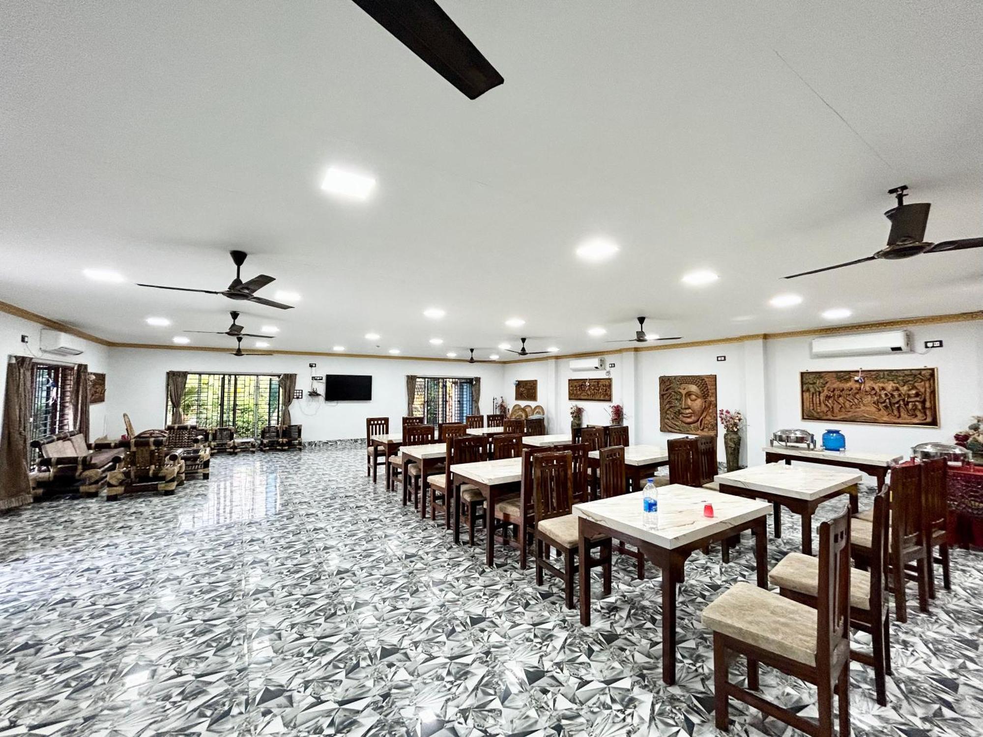 כלכותה Palli Bangla Resort, Near Ruby Hospital, Anandapur מראה חיצוני תמונה